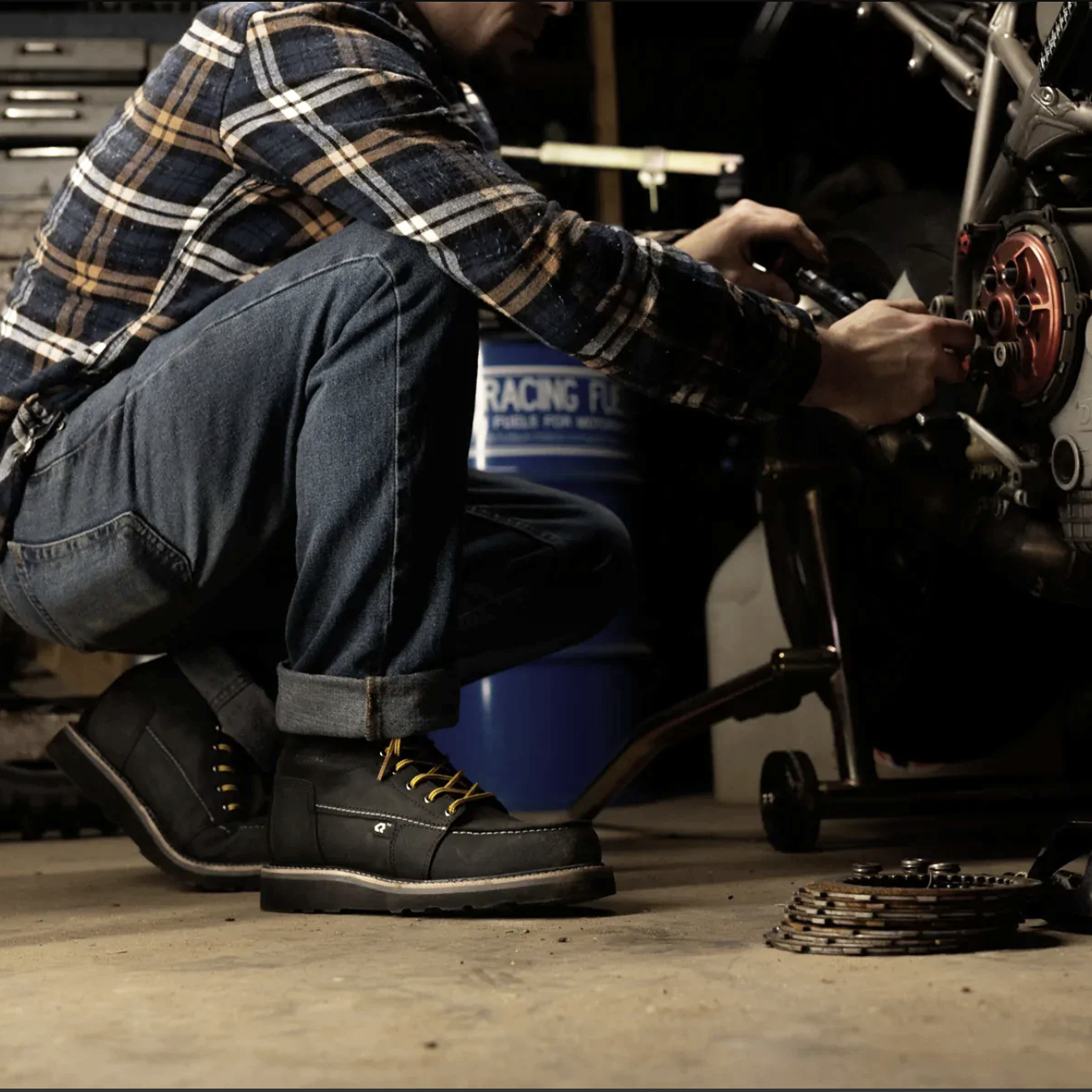 ENGINEERED FOR WORK - - - - -  All-Day Comfort, Durability & Fit  Whether you’re a contractor, carpenter, electrician, landscaper, plumber, or just a local handyman… Craftsmanship is found in every step of our unlined leather work boots. By focusing on fi