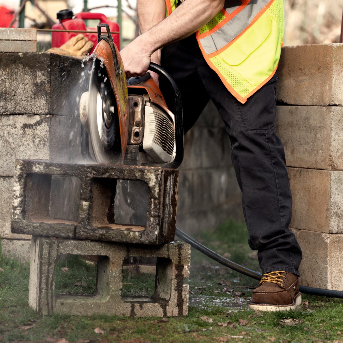 ENGINEERED FOR WORK - - - - -  All-Day Comfort, Durability & Fit  Whether you’re a contractor, carpenter, electrician, landscaper, plumber, or just a local handyman… Craftsmanship is found in every step of our unlined leather work boots. By focusing on fi